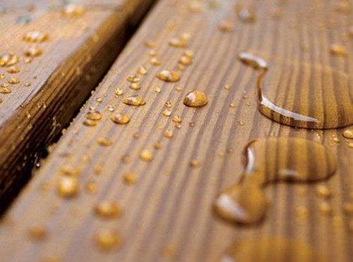 Hout behandelen, impregneren en waterdicht maken